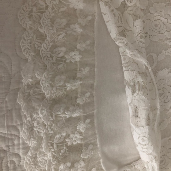 Beautiful lace blouse, made and bought in Italy - Picture 7 of 7